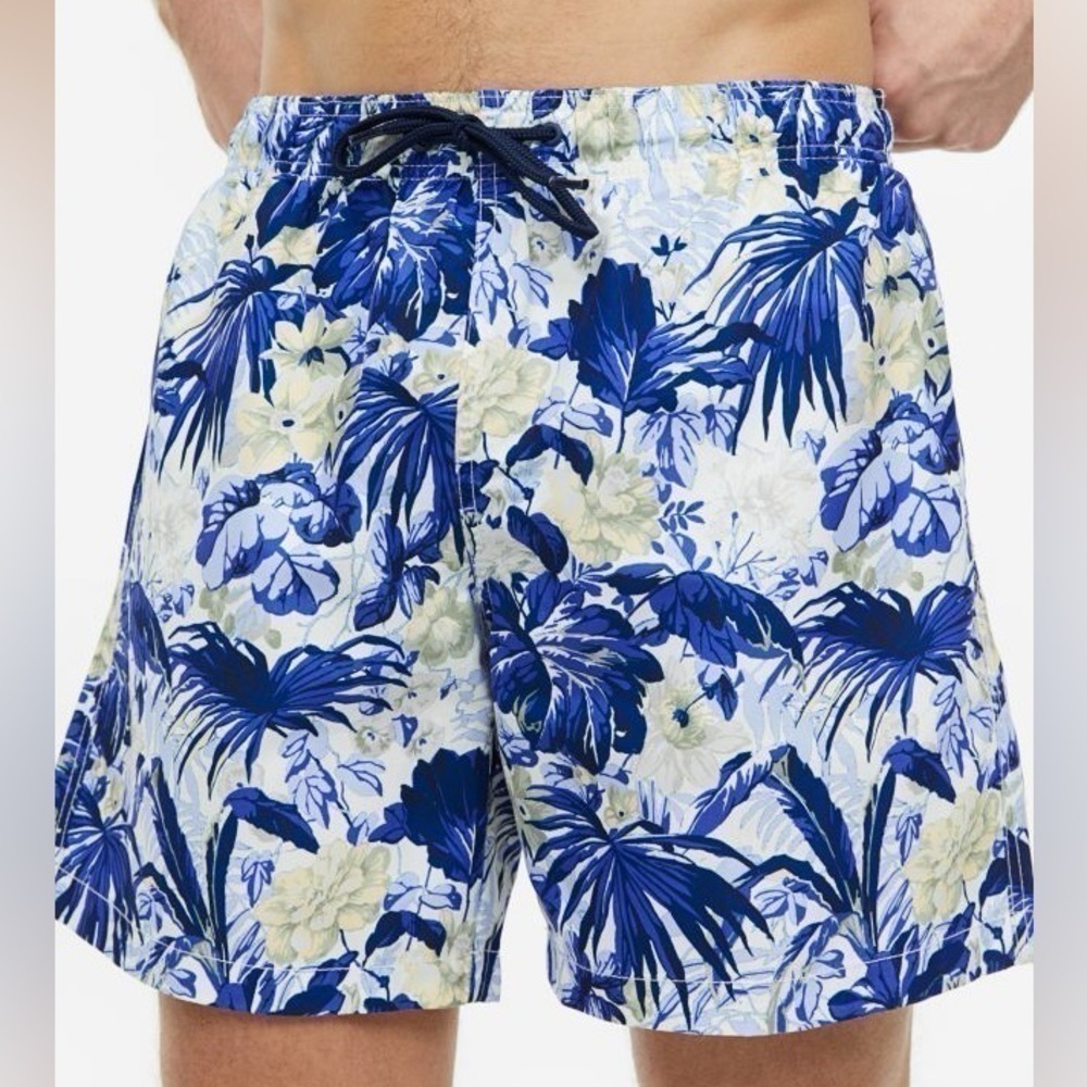H&M Men’s Patterned Swim Shorts - Picture 3 of 8